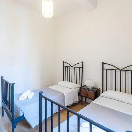 By Short Holidays 1 *