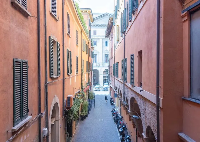 By Short Holidays 1 * Bologna